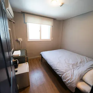  Hostel Beewon