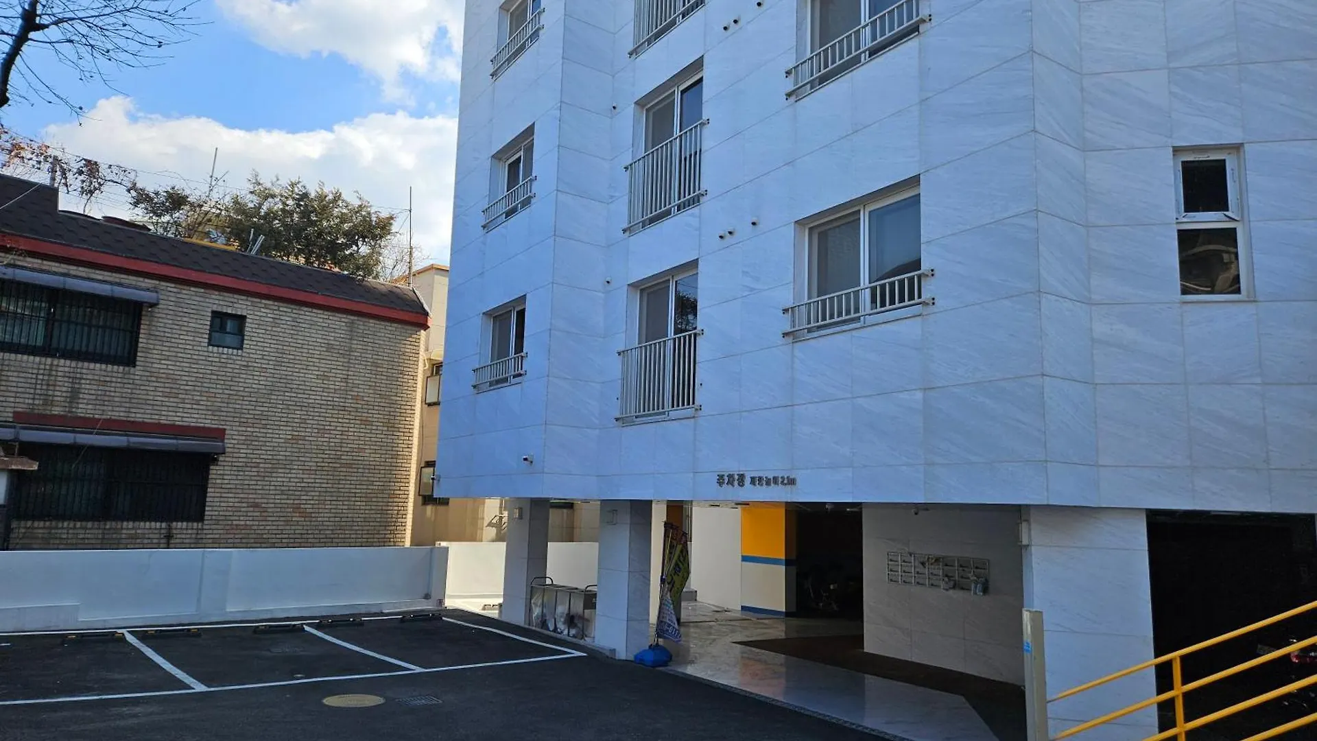 Sensibility Warmth Cozy New Construction Pleasant Hongdae Gangnam 30 Minutes Villa Seoul 0*,  South Korea