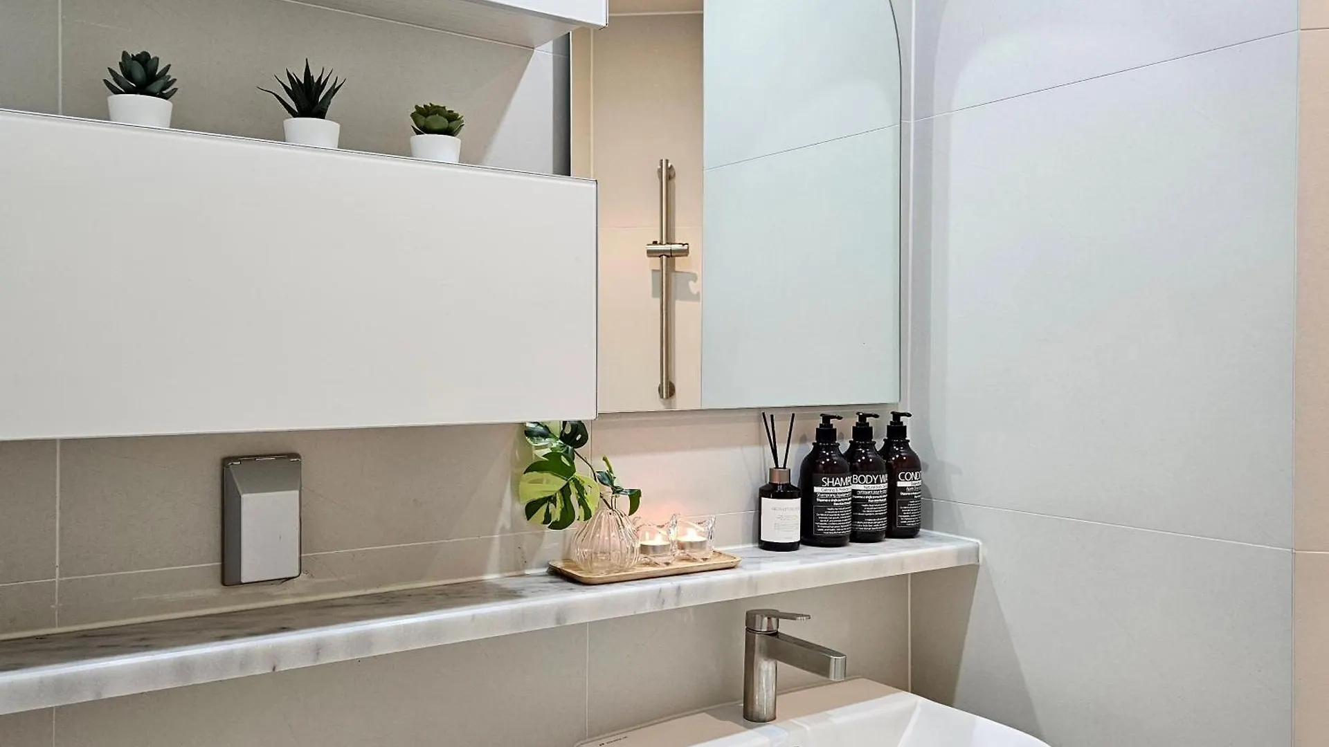 Sensibility Warmth Cozy New Construction Pleasant Hongdae Gangnam 30 Minutes Villa Seoul